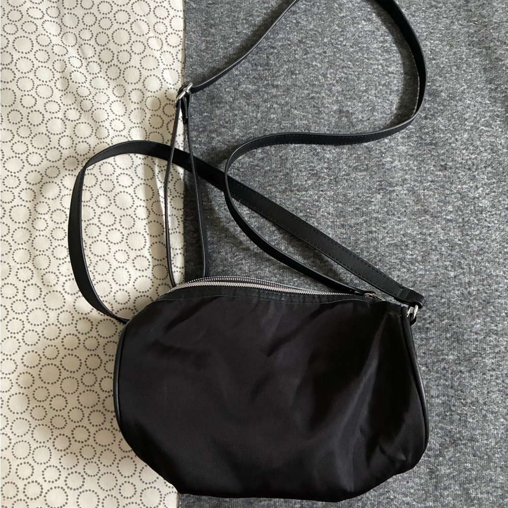 10/25$ 🧁 Black Women's Crossbody Bag